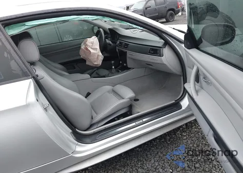 2010 BMW 328I xDrive z USA, uszkodzony, nr VIN WBAWC3C5XAPC88063